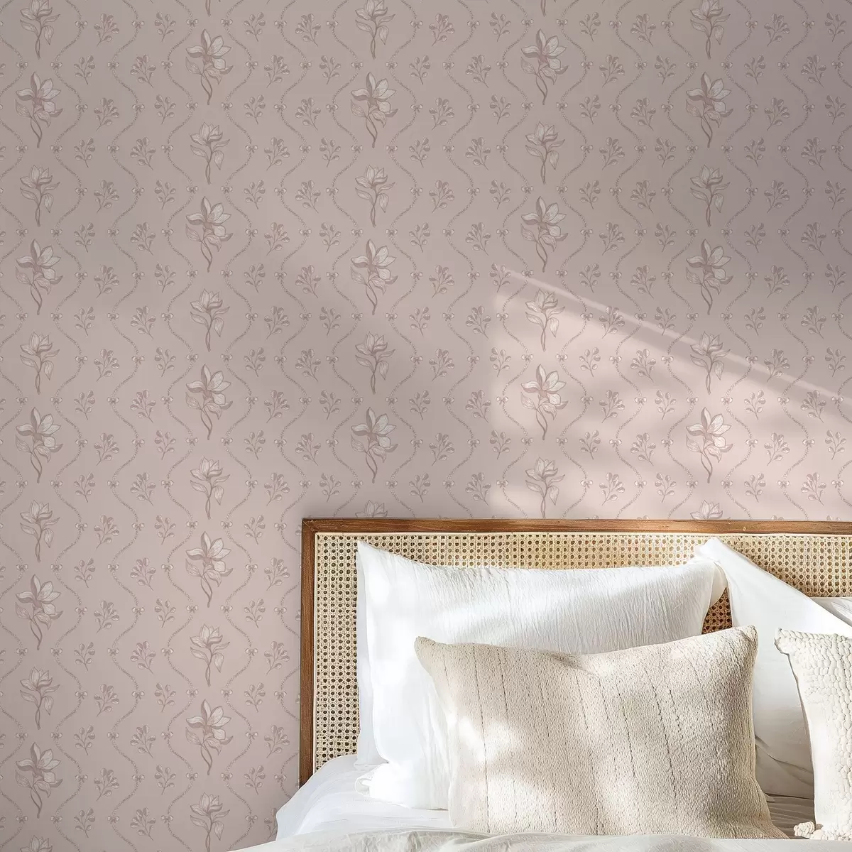 Behang Kleine bloemen en linten in zachte roze en beige tinten a00808