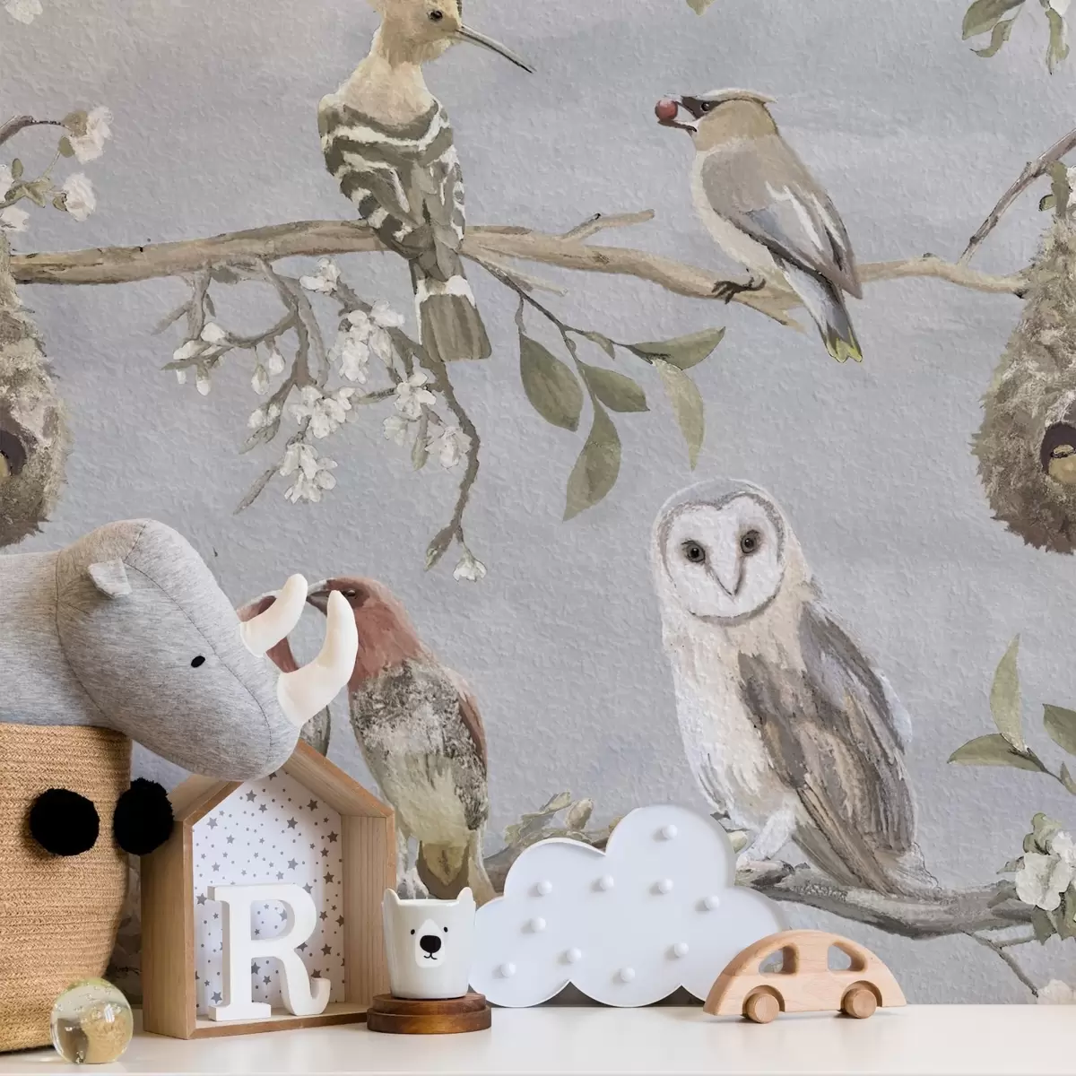 Behang Vogels op takken met bloemen op grijze achtergrond a00738