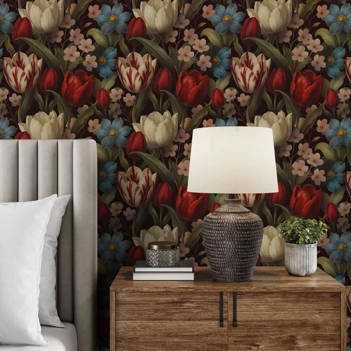 Behang Heldere tulpen en blauwe bloemen op donkere achtergrond a00746