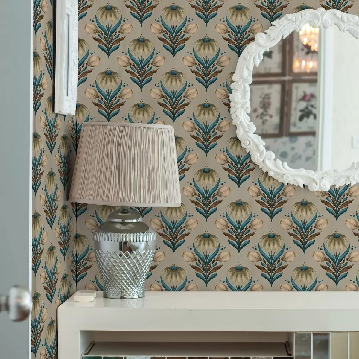 Behang Symmetrisch bloemenornament in warme tinten a00812