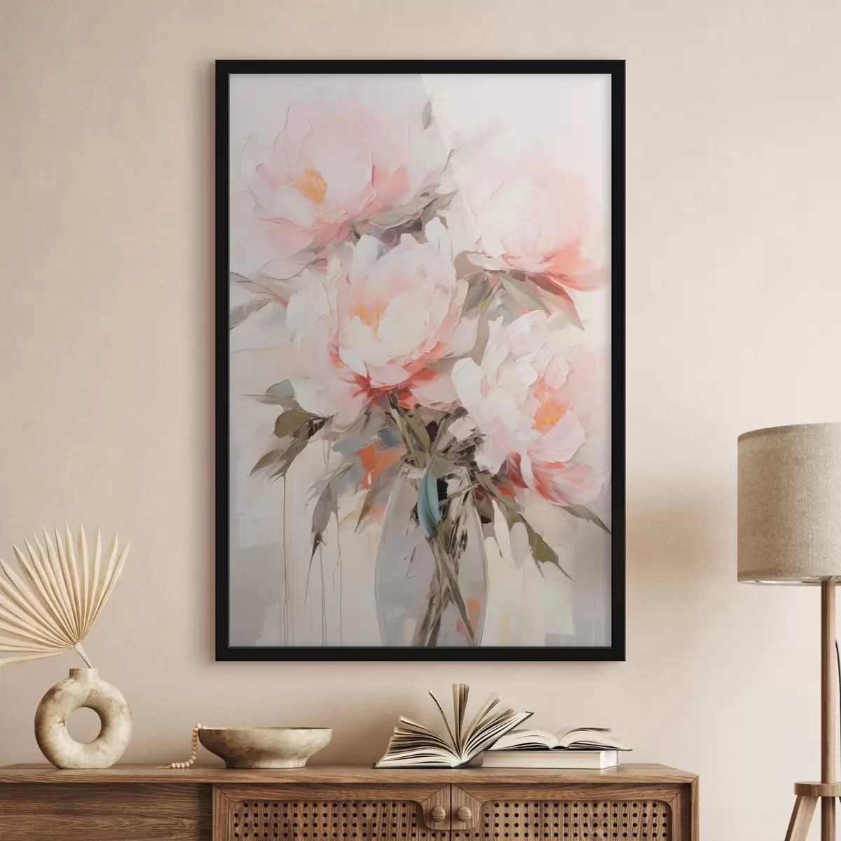 Poster Een boeket roze en witte pioenrozen in een glazen vaas, zachte penseelstreken, pastelkleuren, neutrale achtergrond f46295
