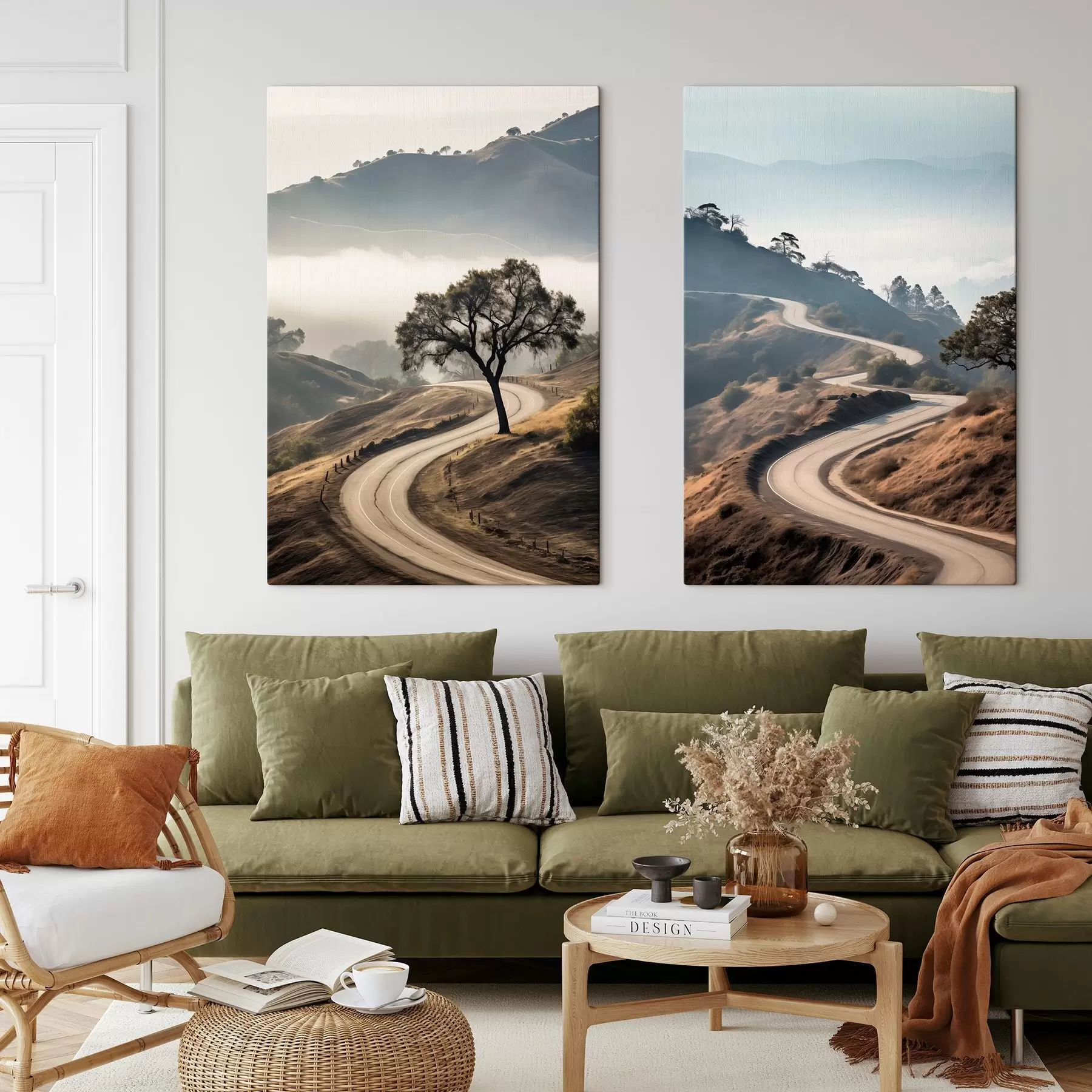  Schilderijen Een kronkelende weg door een heuvelachtig landschap met droog gras onder een heldere hemel en bergen in de verte m00887