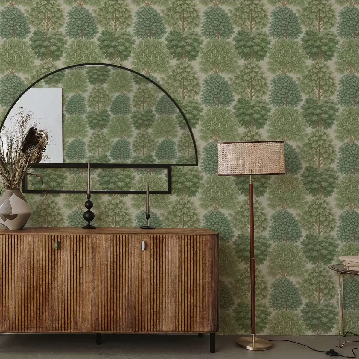 Behang Boomgaard in zachte groentinten op een lichte ondergrond a00775