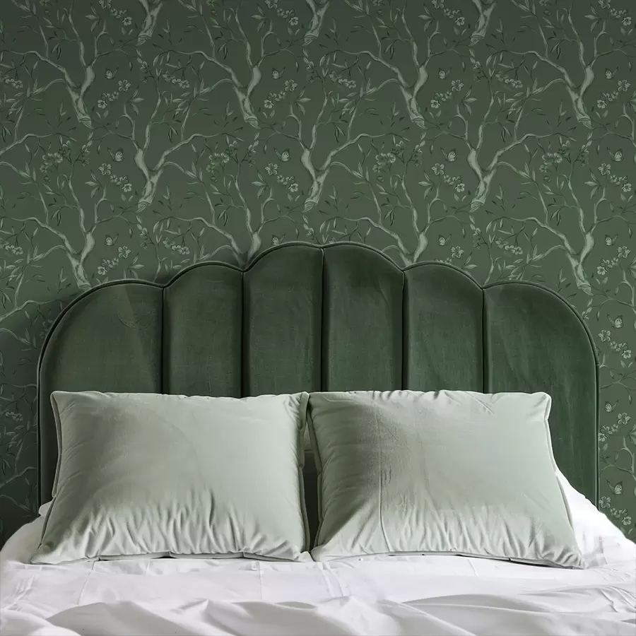 Fotobehang Groene bloeiende takken met vlinders op een donkere achtergrond a00951v3