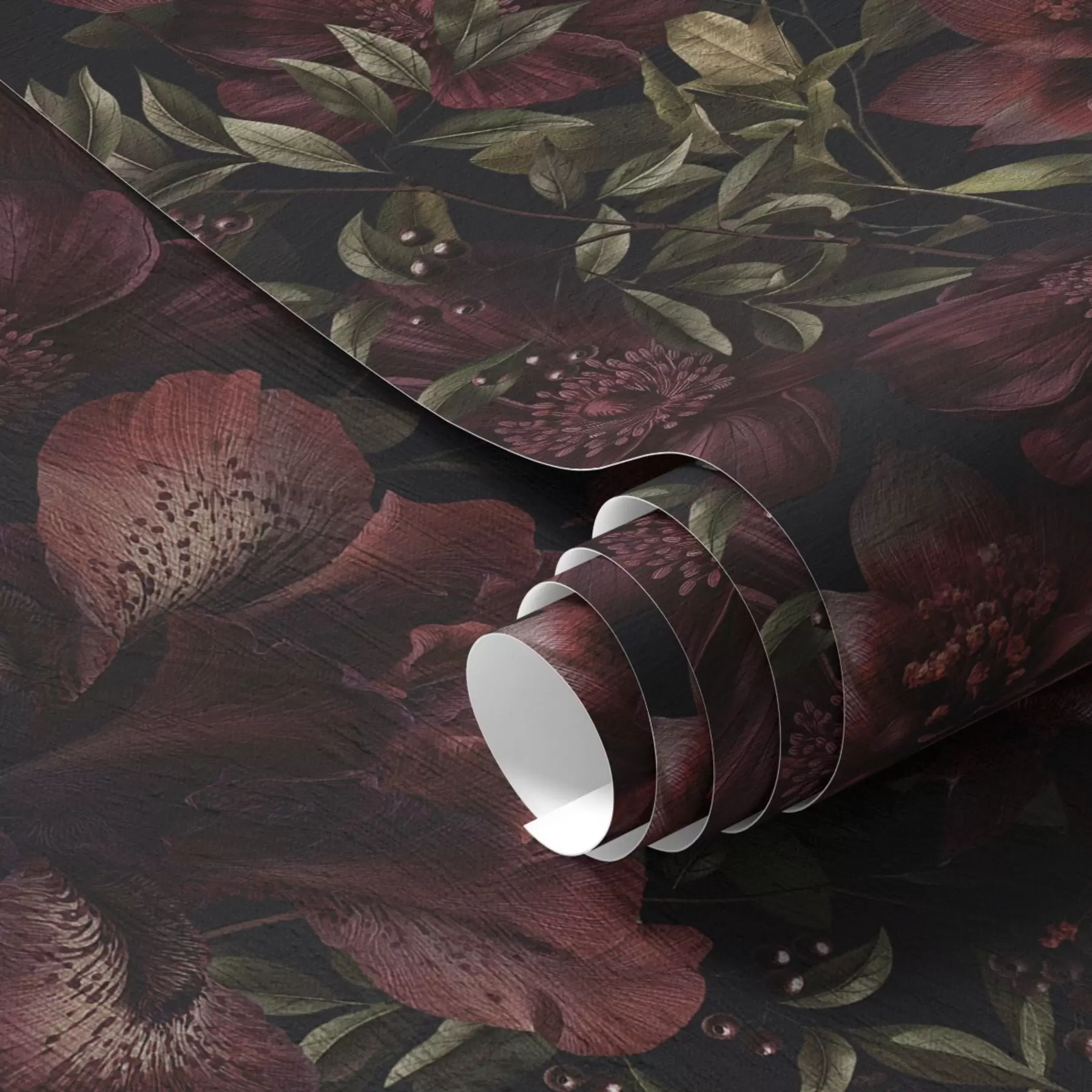 Fotobehang Rijke bordeauxrode bloemen op een donkere achtergrond a01032