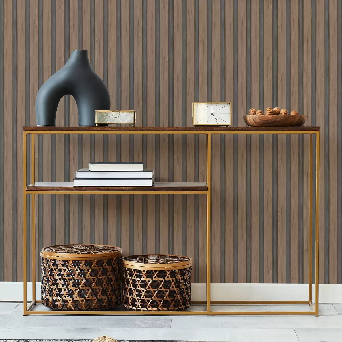 Behang Verticale houten lamellen met donkere inzetstukken a01054