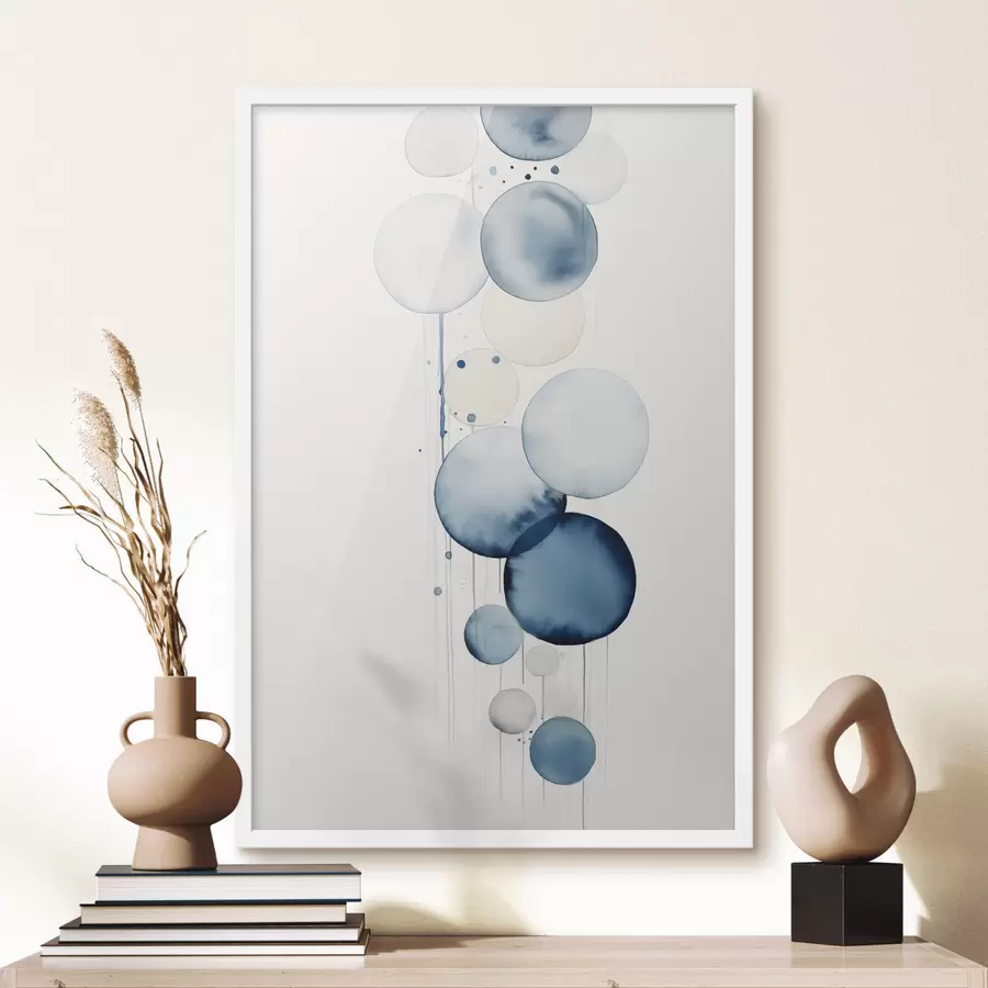 Fotobehang Abstracte blauwe en witte waterverfcirkels met verschillende afmetingen en textuur, tegen een witte achtergrond f47020