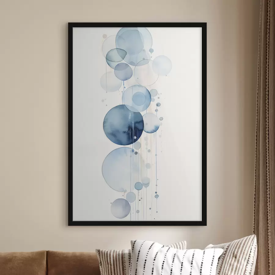 Fotobehang Abstracte blauwe en witte waterverfcirkels met verschillende afmetingen en textuur, tegen een witte achtergrond f47021