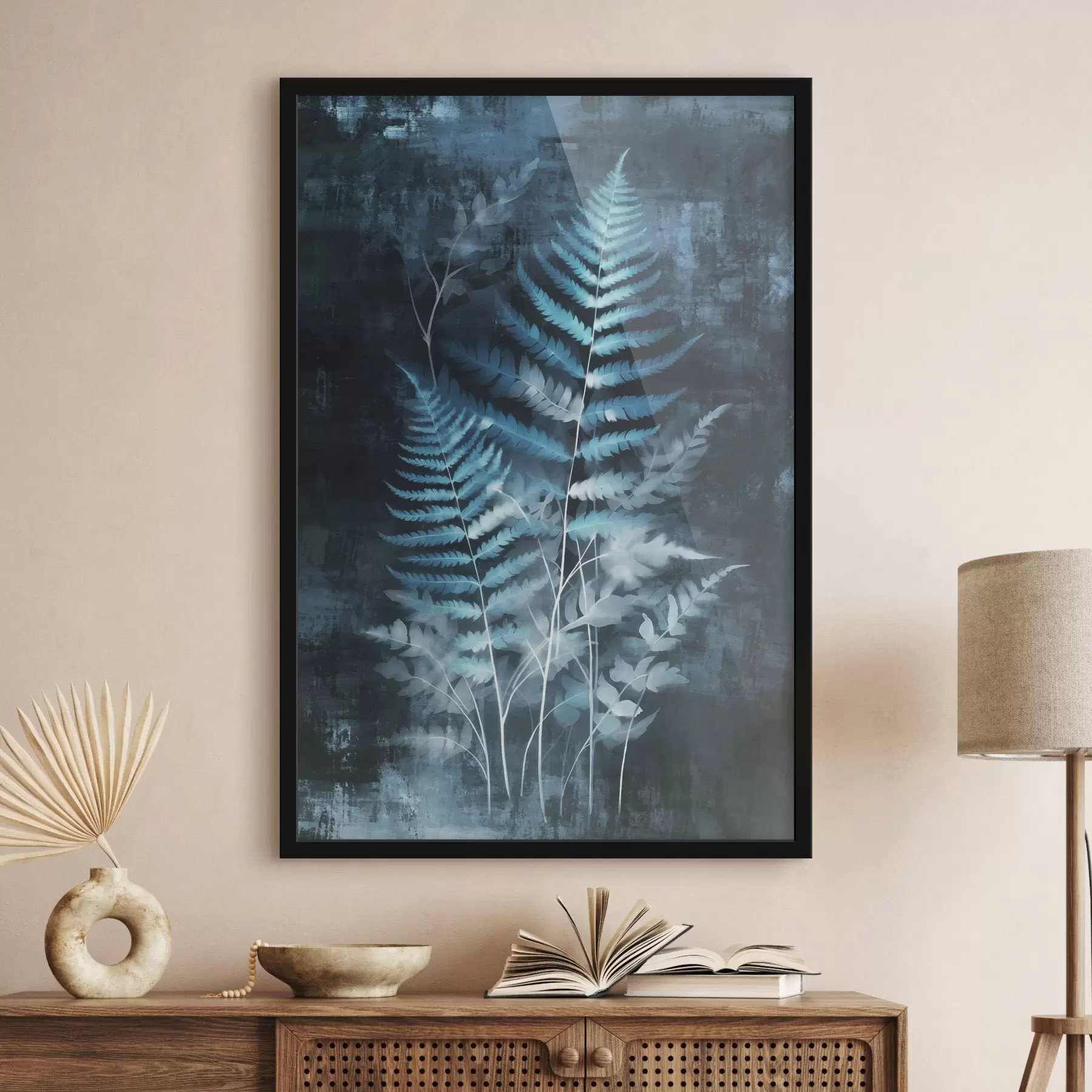 Fotobehang Blauwe varens en planten tegen een donkere, gestructureerde achtergrond, met de nadruk op de ingewikkelde details, röntgeneffect f47026