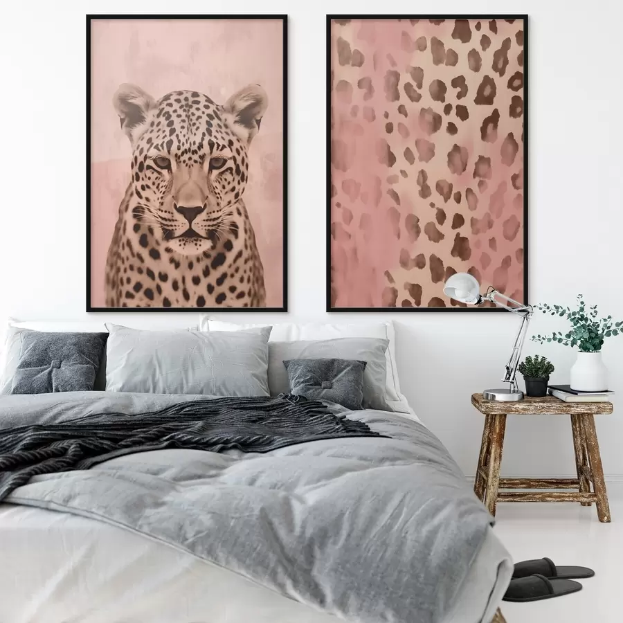 Fotobehang Portret van een jachtluipaard, Abstract patroon met luipaardprint op een roze achtergrond d00402