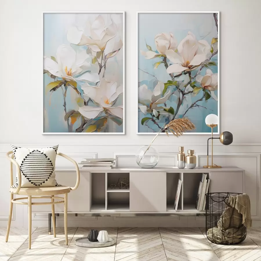 Fotobehang Witte magnoliabloemen, lichtblauwe achtergrond met zachte penseelstreken, olieverfstijl, impasto-textuur d00881