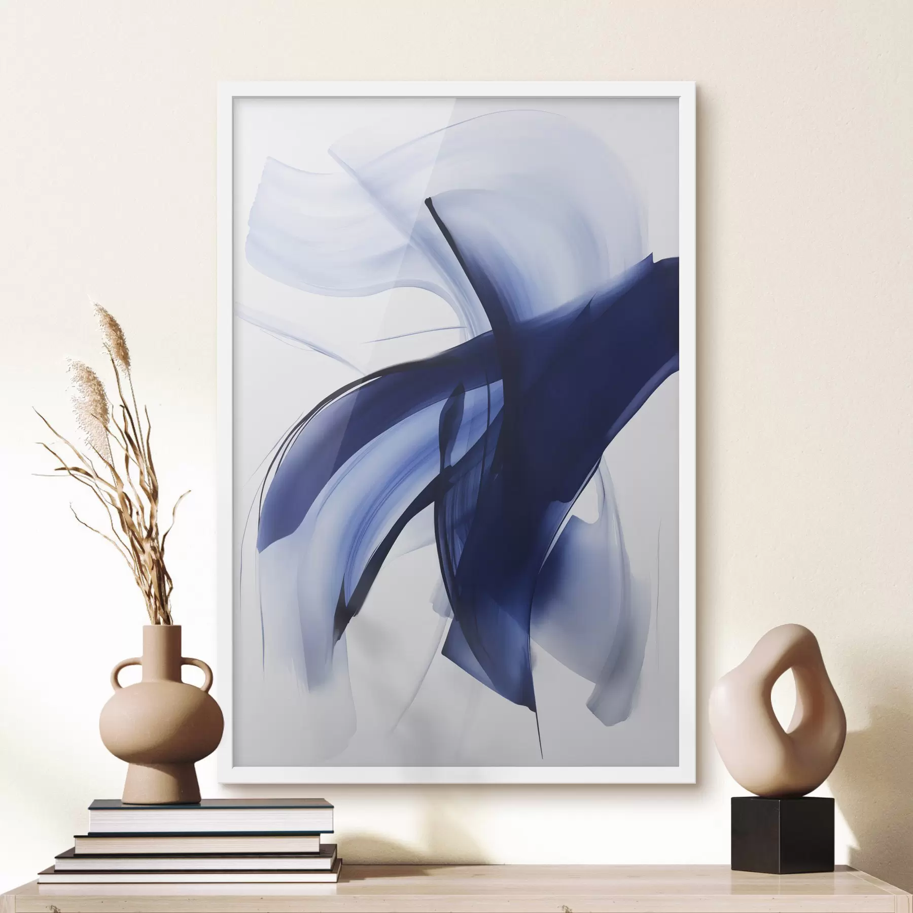 Fotobehang Abstracte blauwe penseelstreekachtige vormen met vloeiende lijnen en rondingen tegen een witte achtergrond, moderne kunst f47429