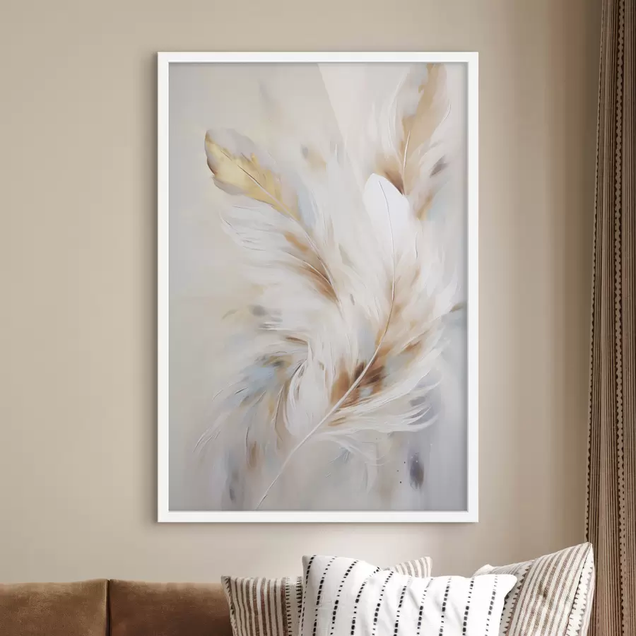 Fotobehang Grote, zachte veren met een mix van witte, gele en bruine tinten, tegen een lichte, abstracte achtergrond. f47442