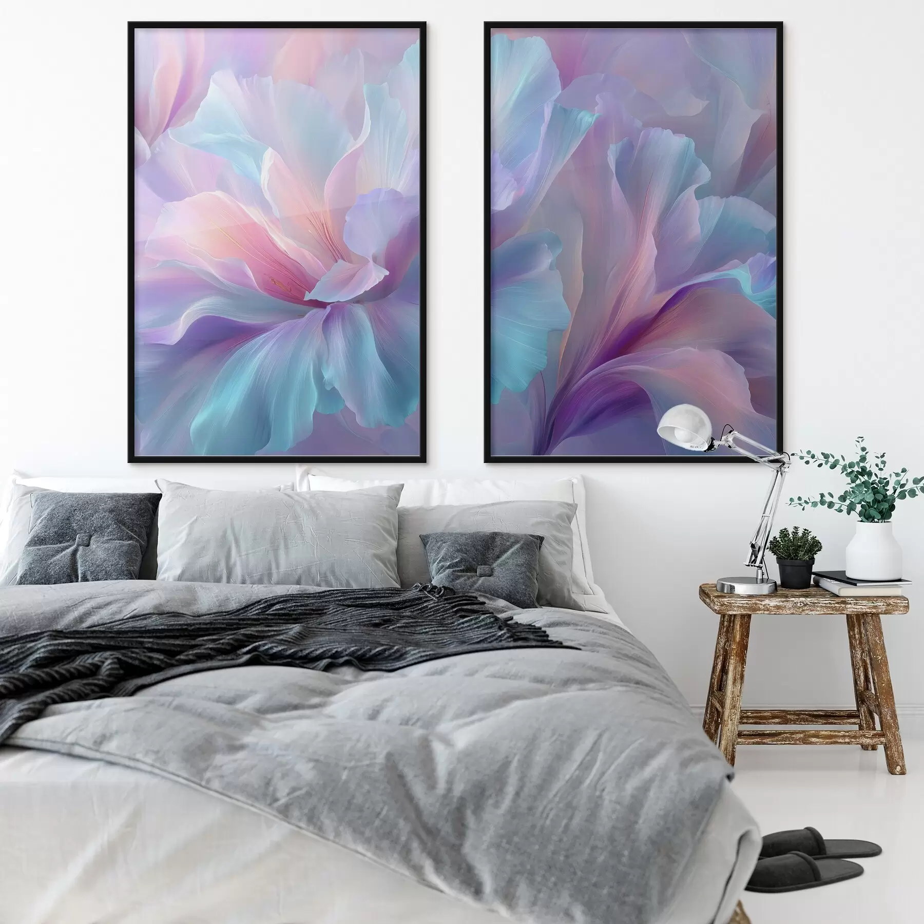 Fotobehang een delicate fantasiebloem met bloemblaadjes in tinten paars, blauw en roze d00700