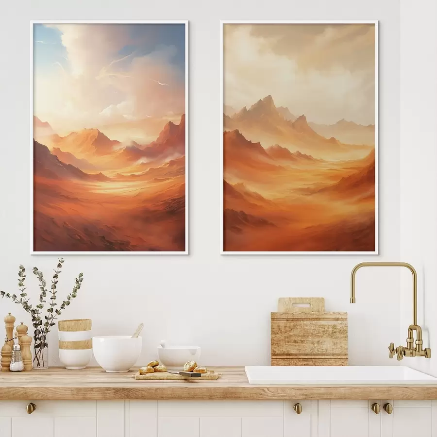 Fotobehang Een uitgestrekt, oranje woestijnlandschap met torenhoge, rotsachtige bergen onder een wazige, zonovergoten hemel met dunne wolken. d01122