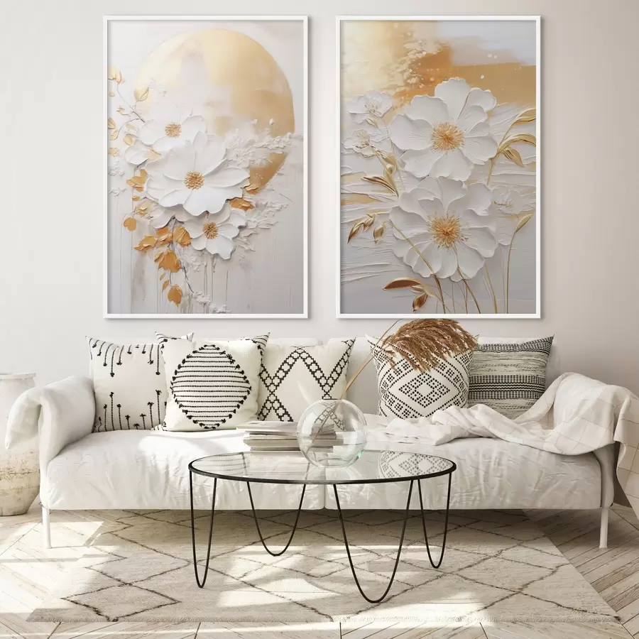 Fotobehang Witte bloemen met gele accenten en delicate bladeren tegen een gestructureerde achtergrond, moderne kunst d01233