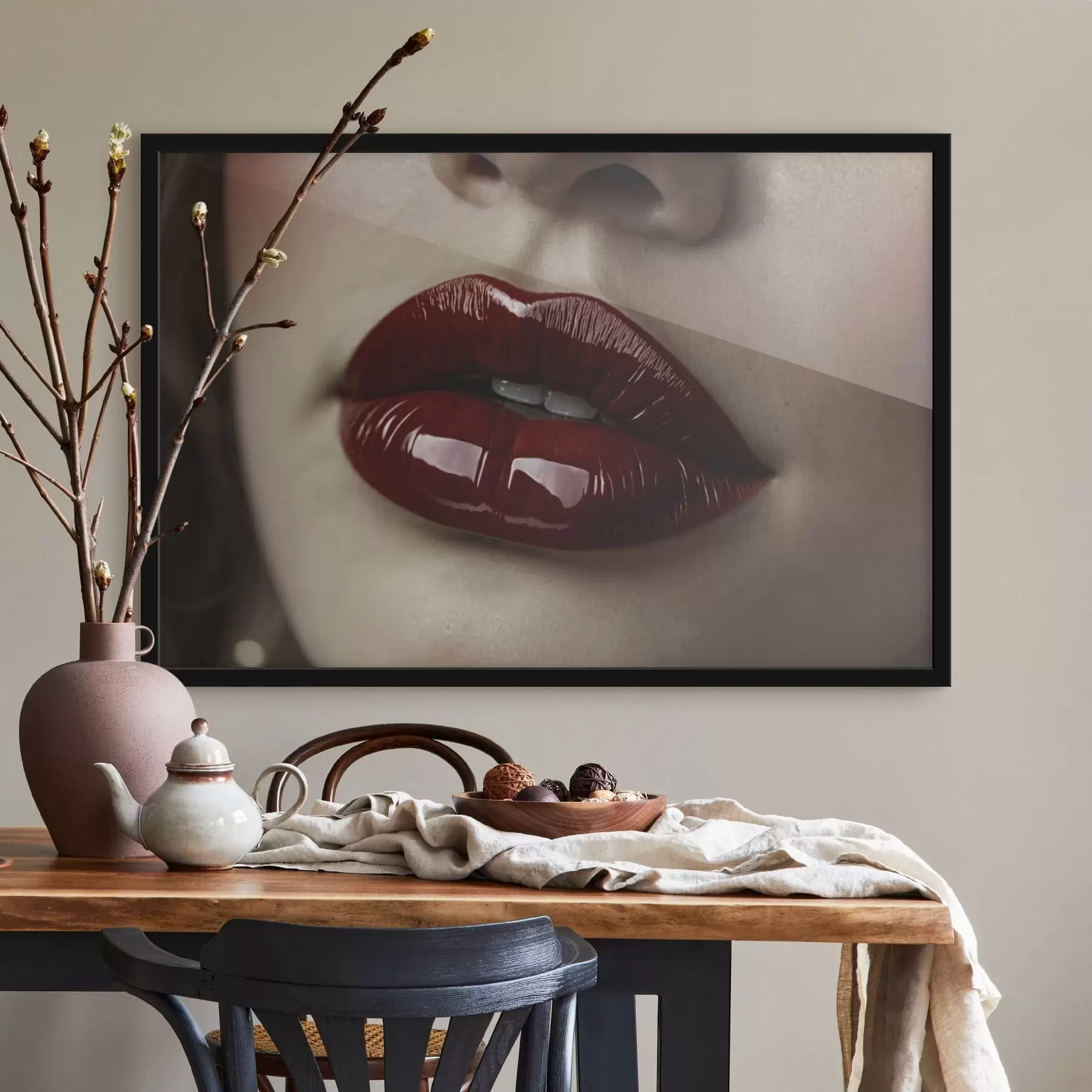 Fotobehang Zeer close-up van glanzende rode lippen f47772