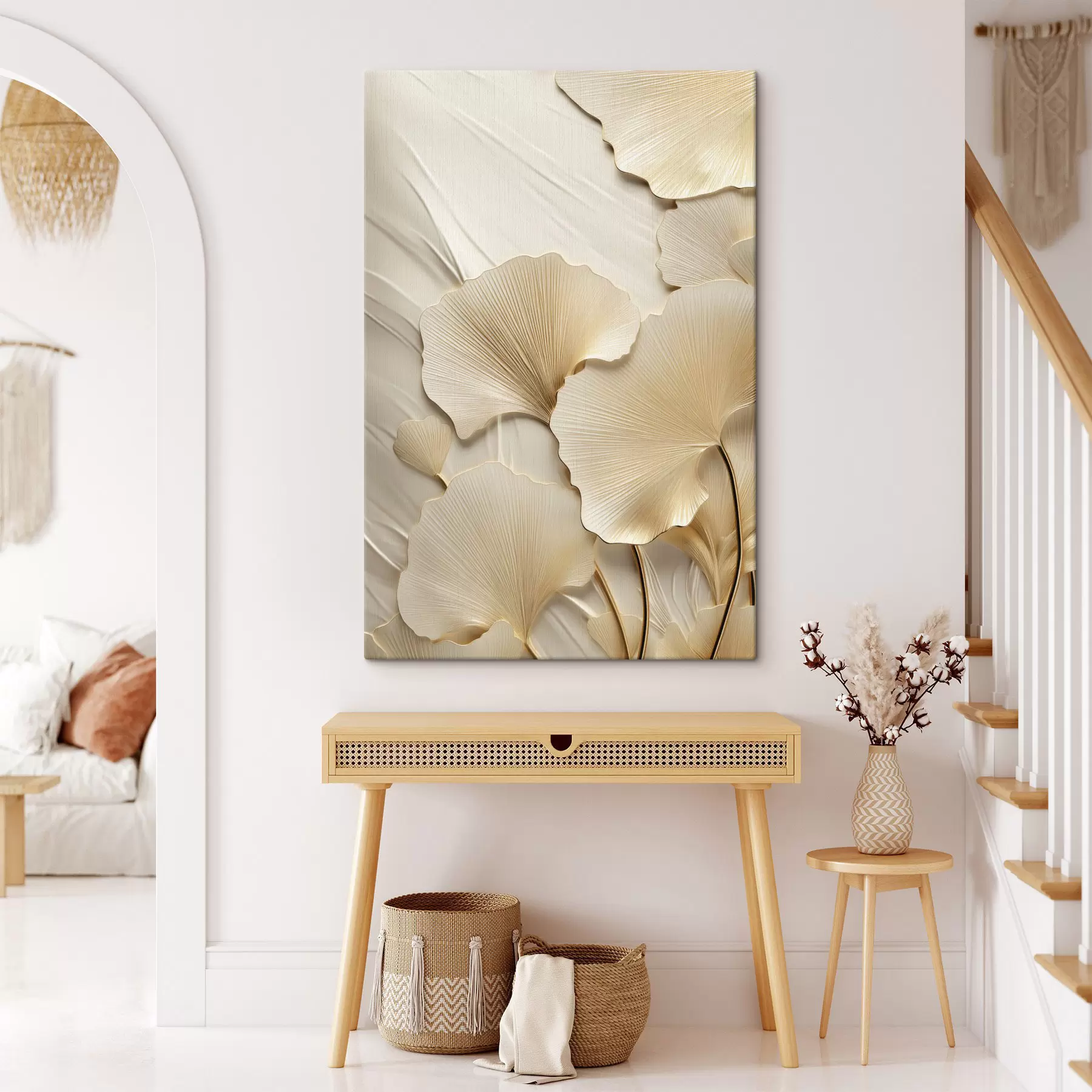  Schilderijen Ginkgo-bladeren tegen een gestructureerde, lichte achtergrond, elegante en abstracte compositie s47867