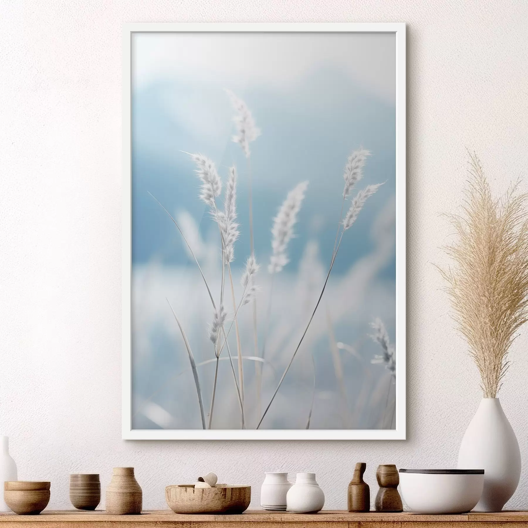 Fotobehang Wit pluizig gras tegen een zachtblauwe lucht, met een geringe scherptediepte f47880