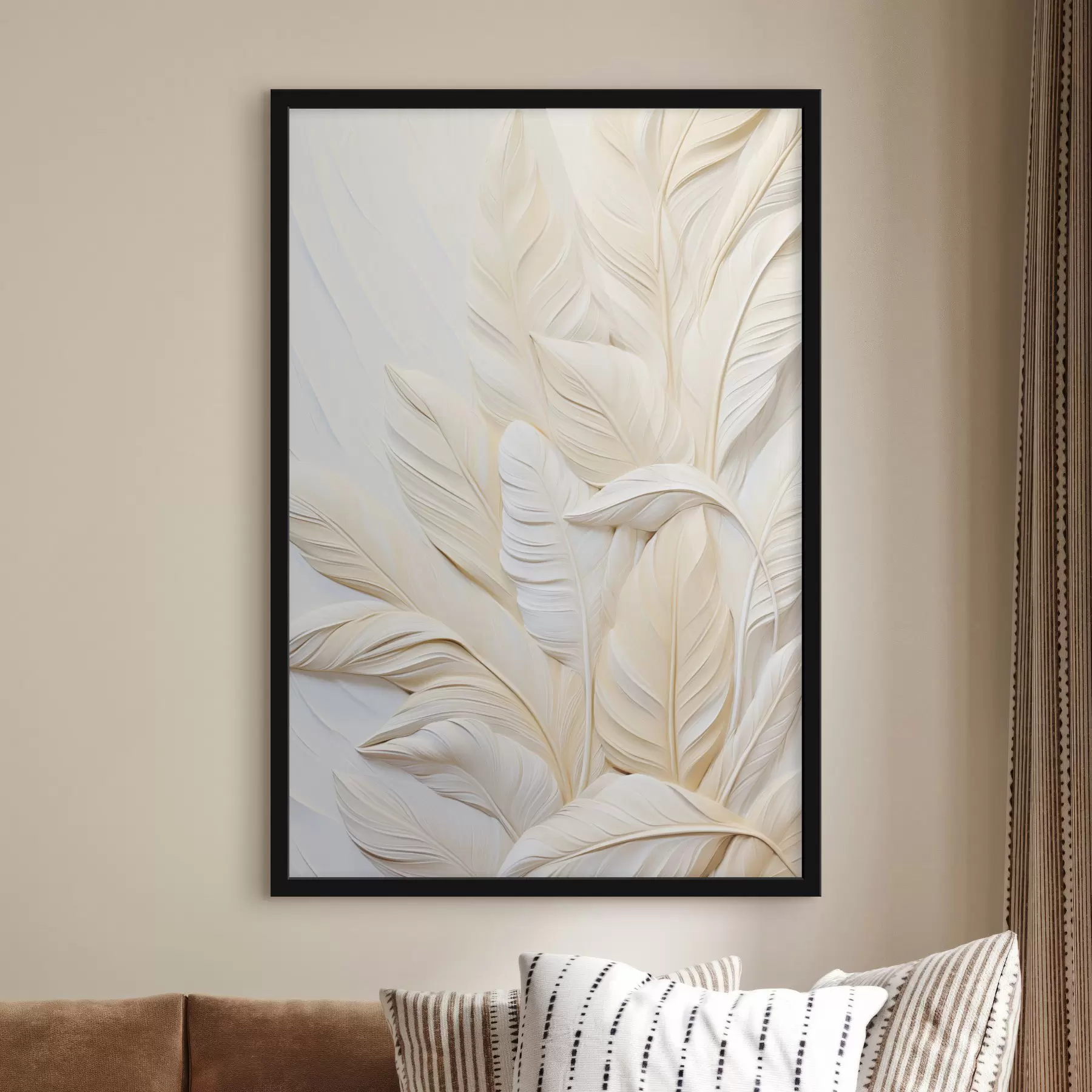 Fotobehang Crèmekleurige veren die elkaar overlappen, met een zachte, lichte achtergrond f47883