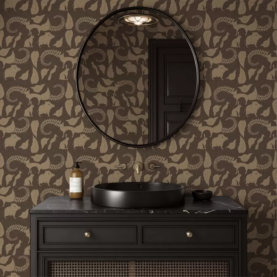 Fotobehang Bospatroon met dieren op bruine achtergrond a01121