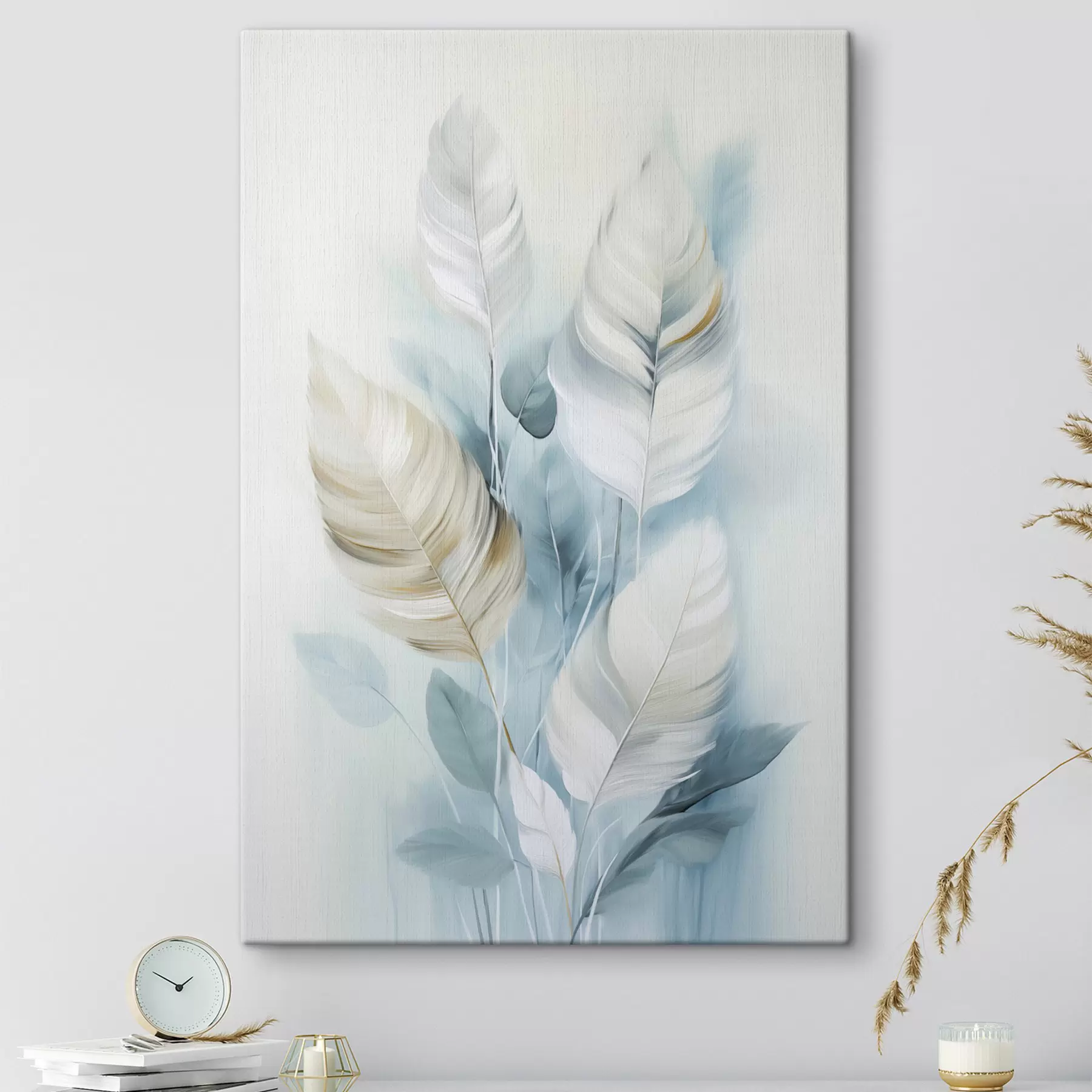  Schilderijen Grote, zachte veren in blauw- en wittinten met delicate beige blaadjes s48750