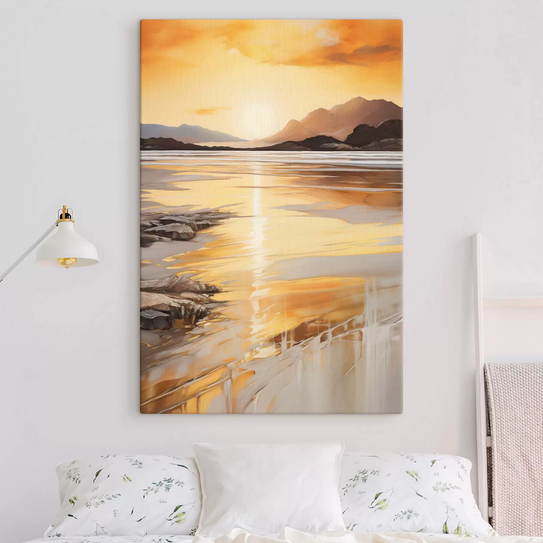  Schilderijen Een landschap met een rivier en bergen onder een warme oranje lucht, zonsondergang s48756