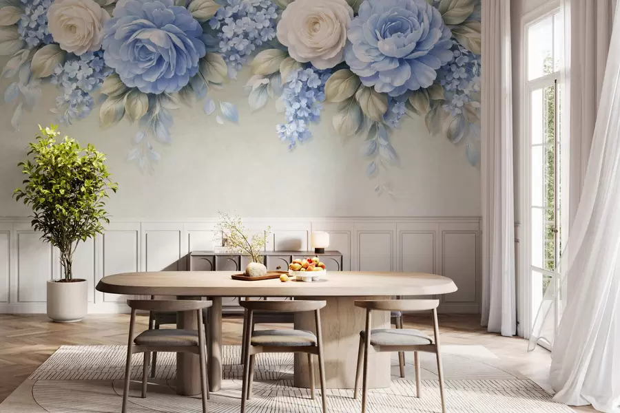 Fotobehang Verfijnde rozen en bloemtrossen in een op porselein geïnspireerde botanische compositie met zacht gelaagde bloemblaadjes en elegante, golvende bladeren w05495