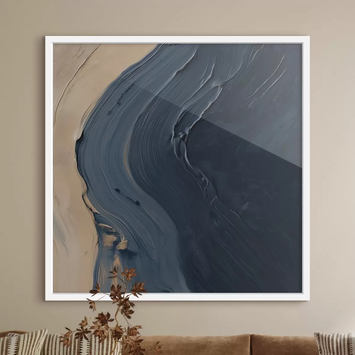 Poster Abstracte diepblauwe golven op een beige achtergrond met expressieve penseelstreken in de stijl van een olieverfschilderij f48884