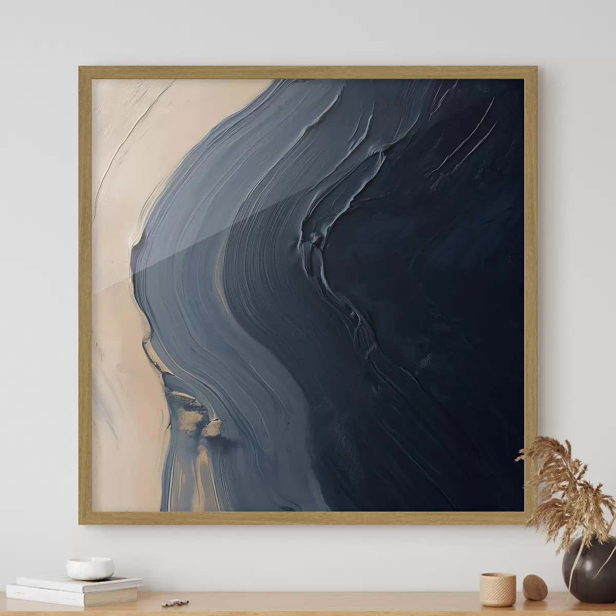 Poster Abstracte diepblauwe golven op een beige achtergrond met expressieve penseelstreken in de stijl van een olieverfschilderij f48884