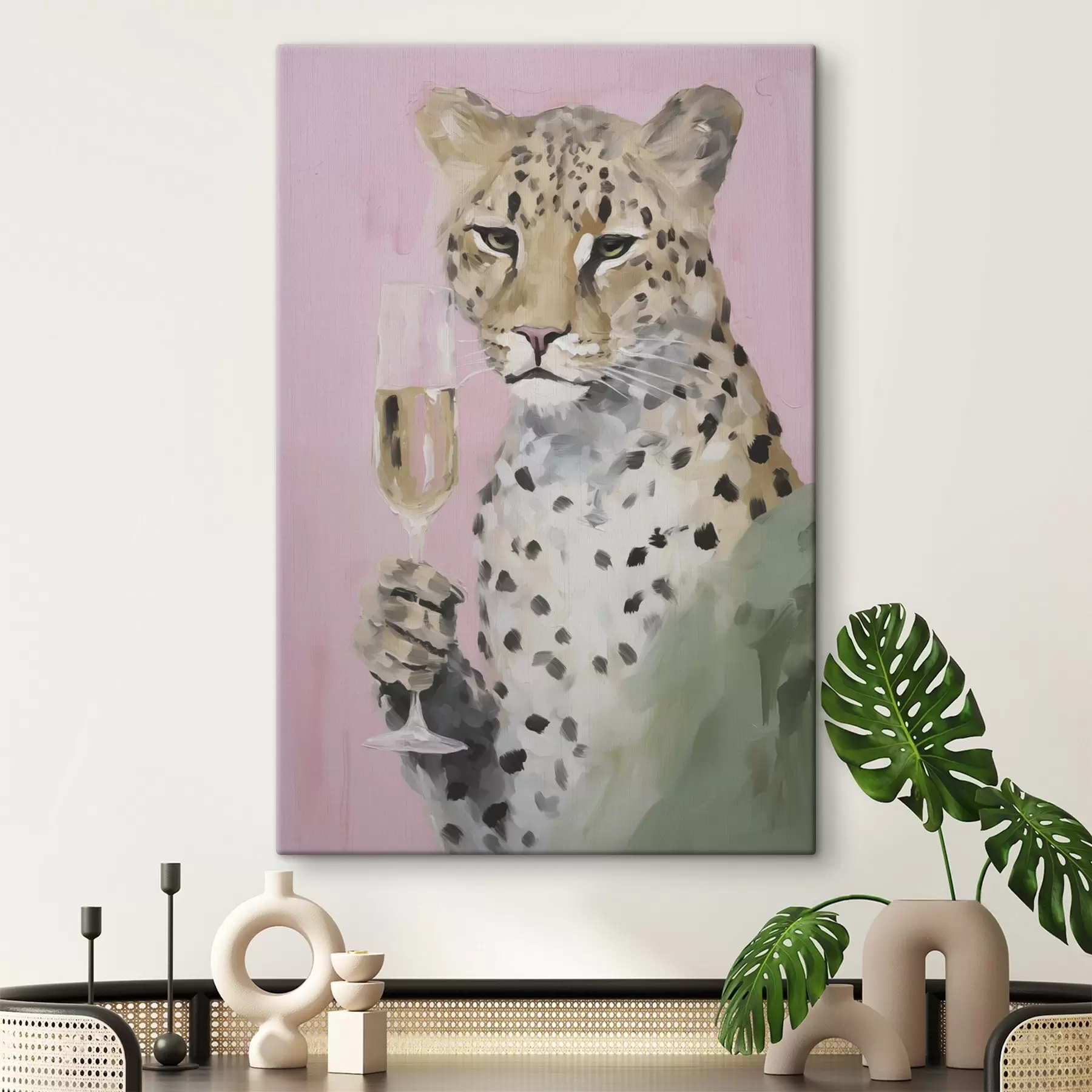  Schilderijen Schilderij van een luipaard met een glaswerk in zijn poot s49511
