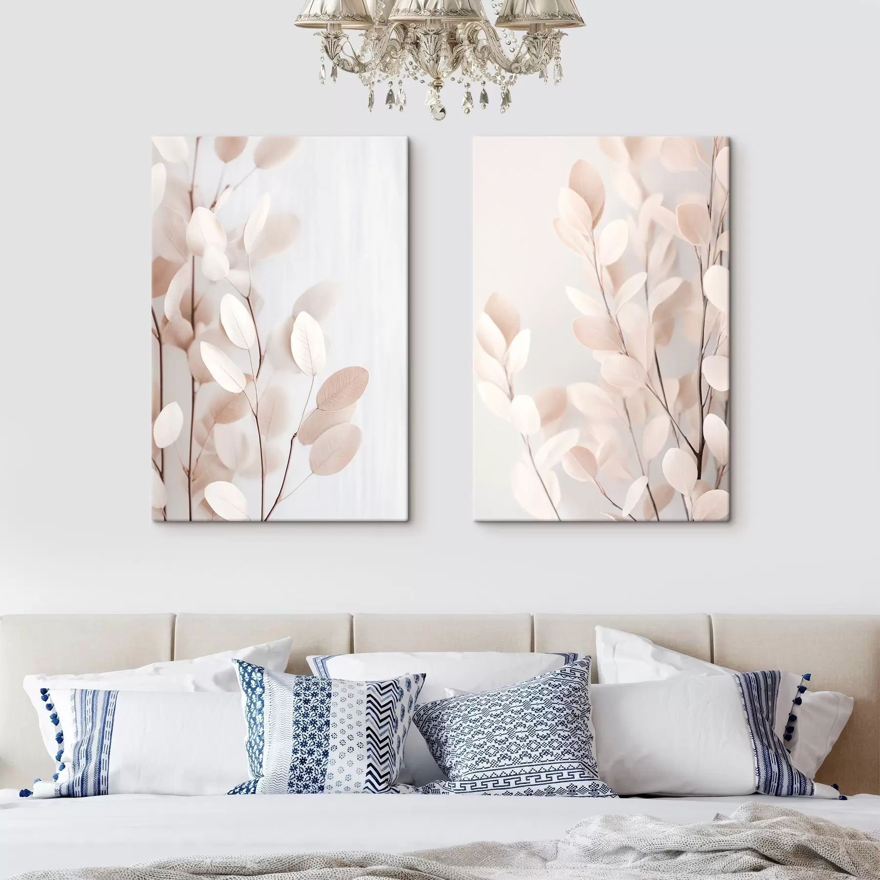 Schilderijen Lichtbeige eucalyptusbladeren tegen een lichte, gestructureerde achtergrond m30692