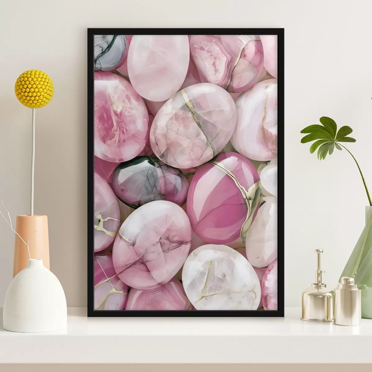 Poster Een elegante flatlay-compositie van gepolijste edelstenen in verschillende tinten blushroze f49872