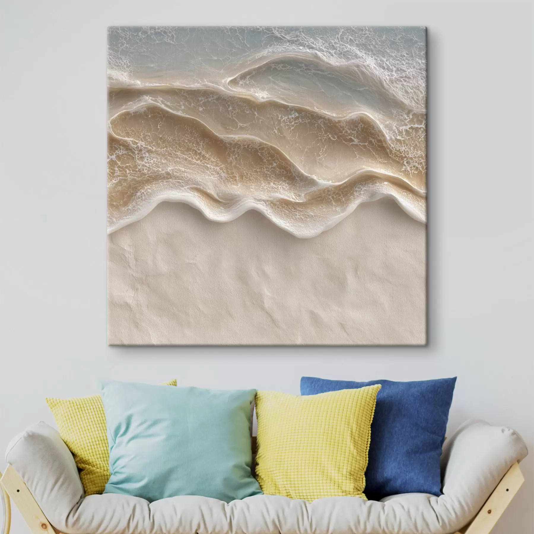  Schilderijen Zeeschuim op een warme beige achtergrond in een eigentijdse schilderstijl s49714