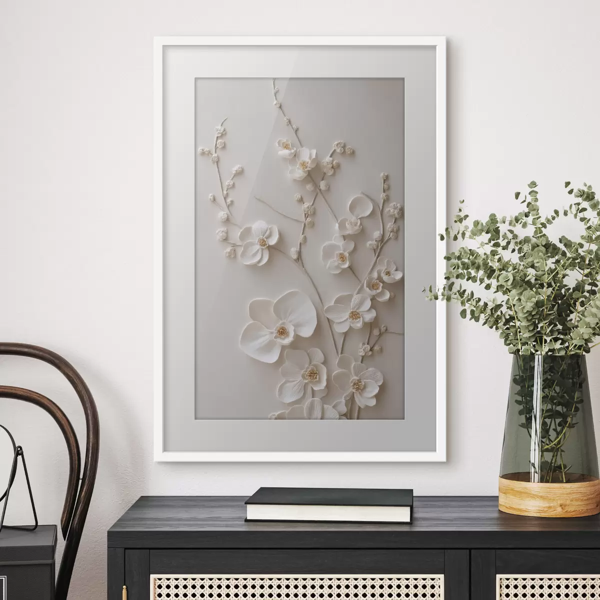 Poster Weelderige witte bloemen aan sierlijke takken f49957