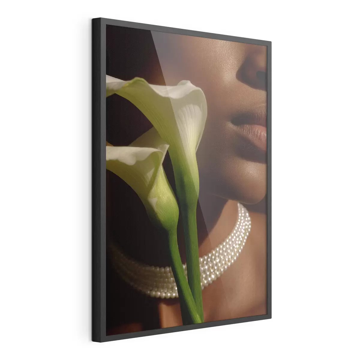 Poster Portret met witte bloemen in zacht licht f49980