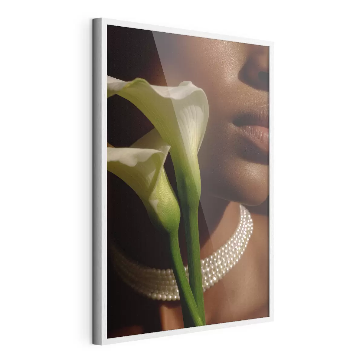 Poster Portret met witte bloemen in zacht licht f49980