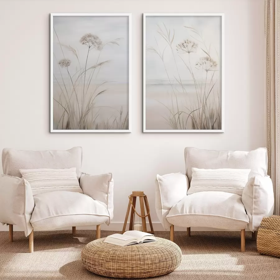 Fotobehang Hoog, droog gras en bloemen in ingetogen beige- en wittinten, met een zachte, wazige achtergrond d31053